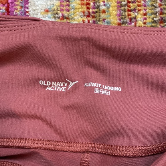 2/$25! NWOT Old Navy High-Waisted Elevate Mesh-Trum 7/8 Length Legging - Picture 3 of 4